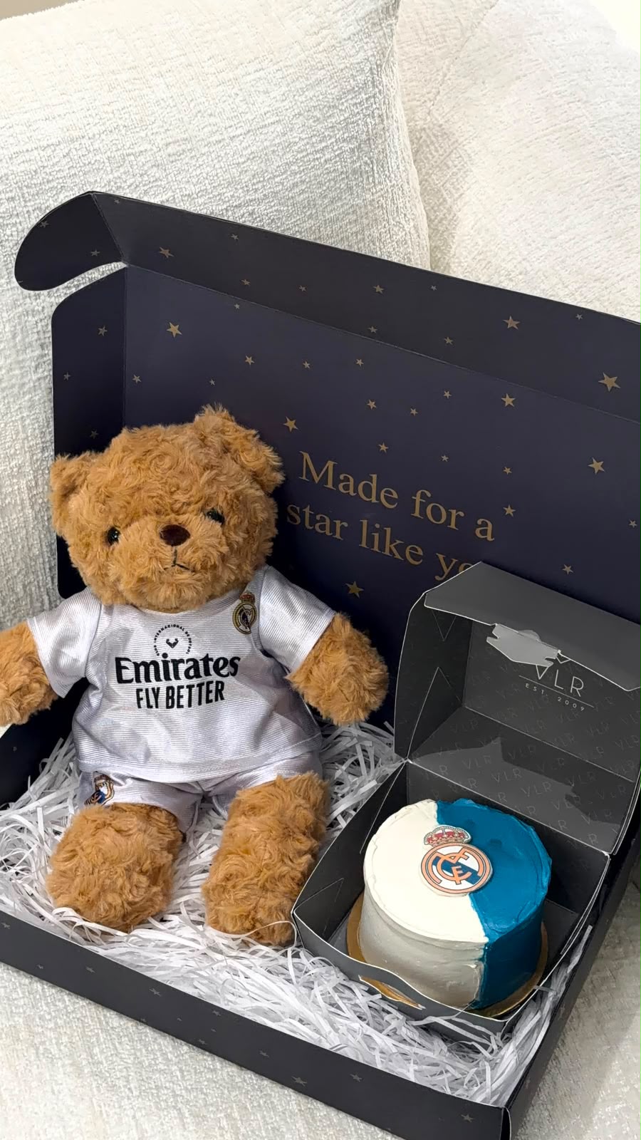 Real Madrid teddy bear + cake