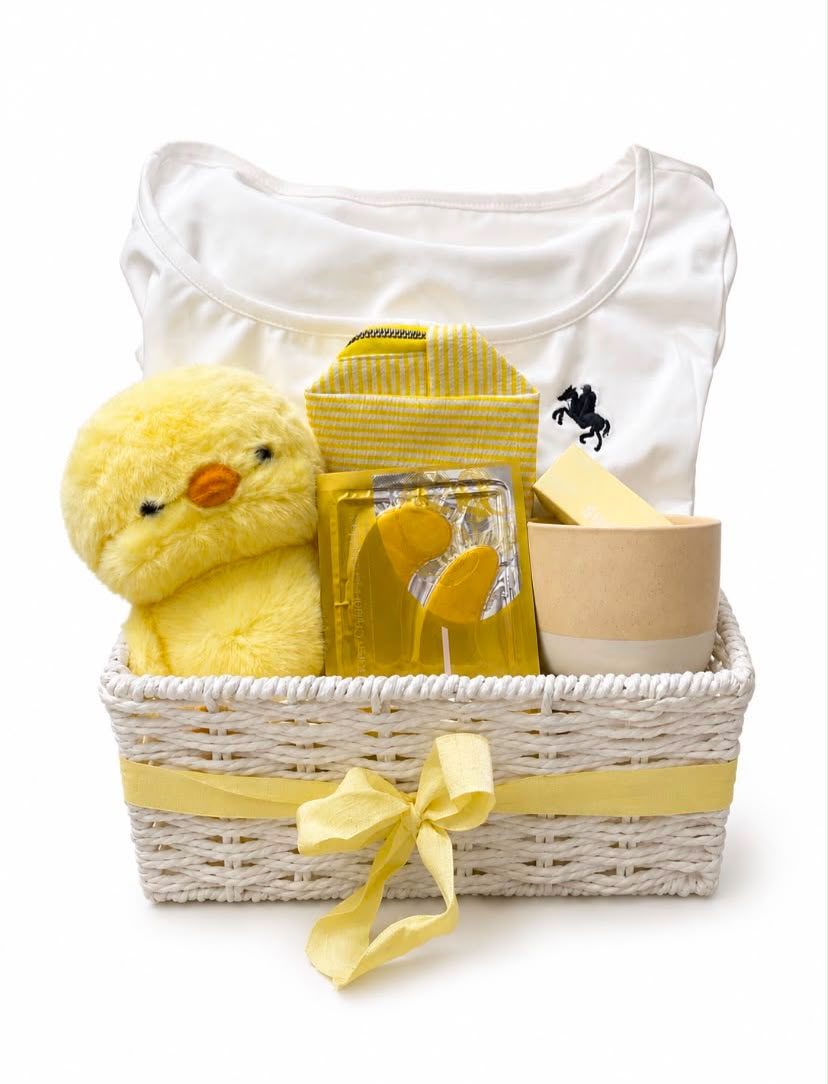 Basket + Pajamas + Bag + Mug + Lip Gloss + Plush Toy + Lip Gloss